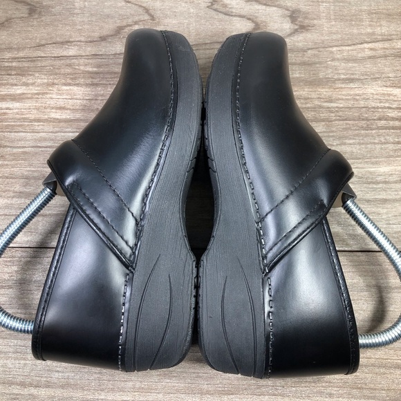 Dansko XP 2.0 Leather Clog Wide Size 7 - Picture 4 of 16